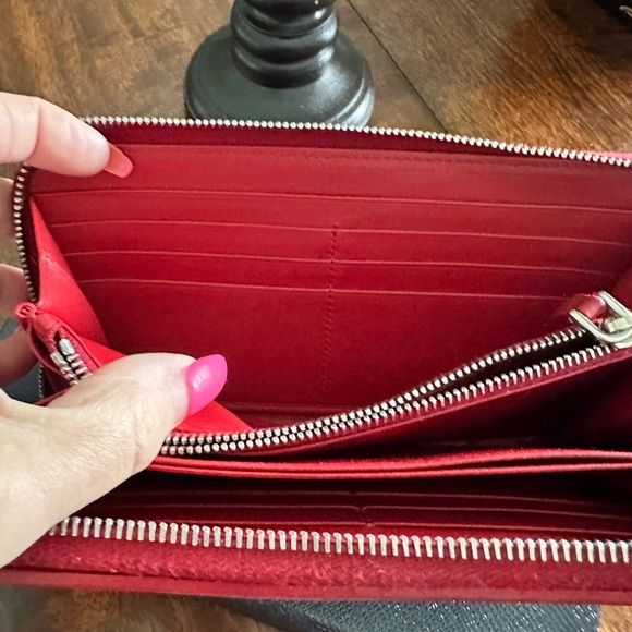 Authentic PRADA Red Calfskin V Diagramme Zippy Wallet RARE Stitched Leather - Picture 12 of 13